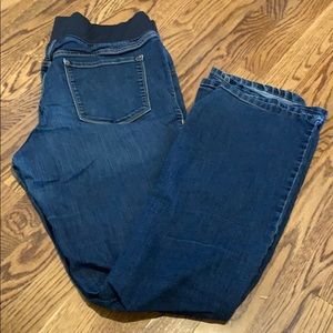 Maternity jeans 🤰🏽👖